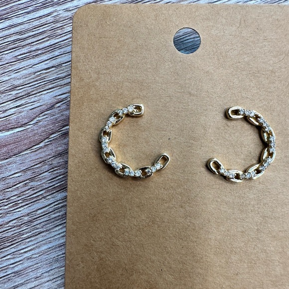 Elegant Gold Chain C shape Front Hoop Earrings - Picture 5 of 5